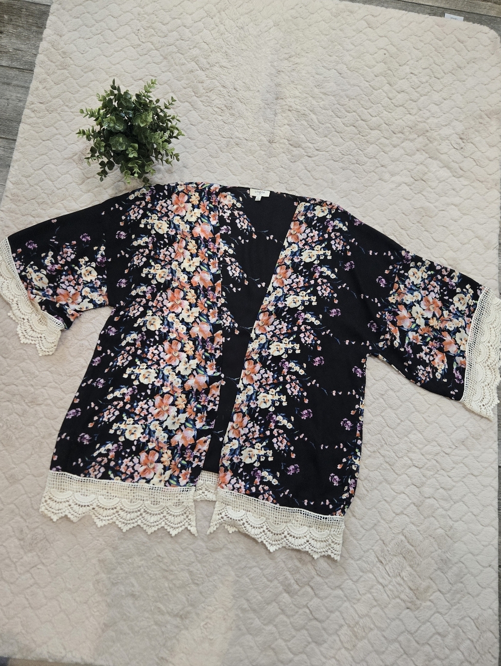 Umgee Black Floral and Lace Sheer Boho Oversized Kimono, Size Large